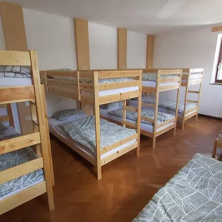 In Picerija Spajza Lägenhet *